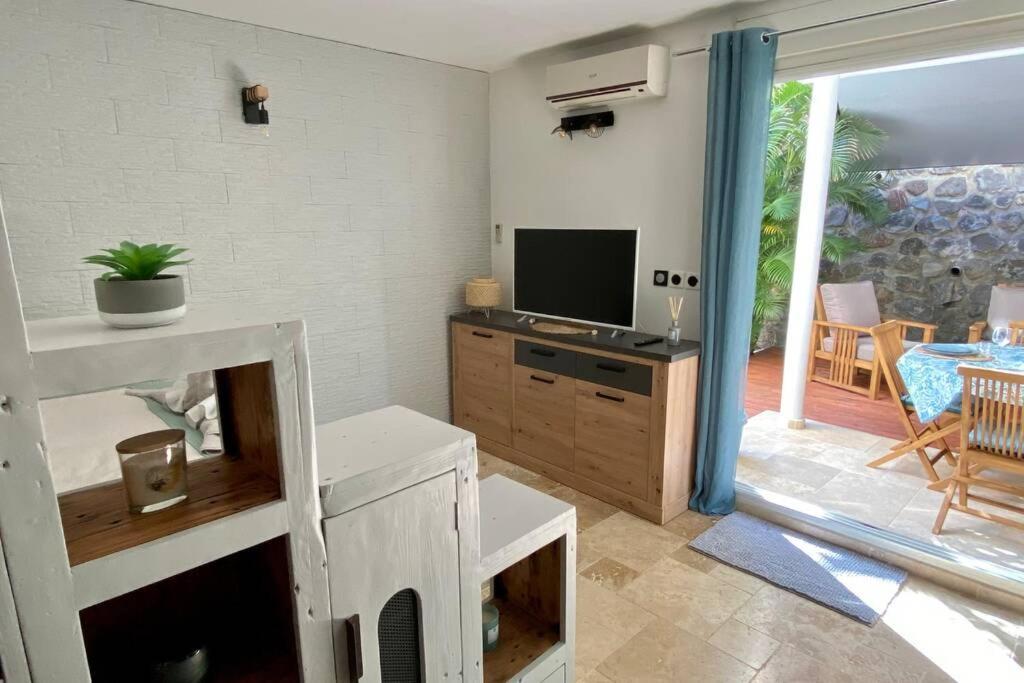 L'Instant Evasion, Studio Avec Terrasse, Piscine ! Saint-Gilles Les Bains Zewnętrze zdjęcie