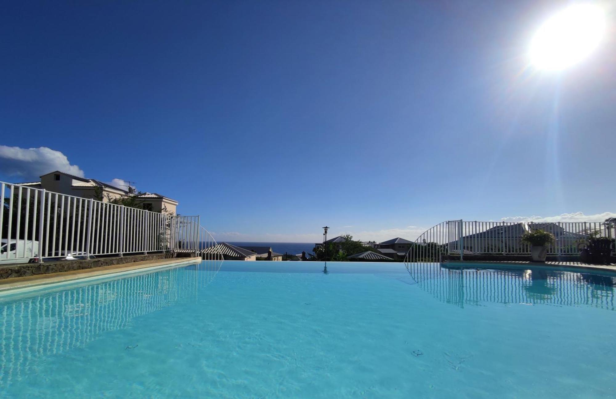 L'Instant Evasion, Studio Avec Terrasse, Piscine ! Saint-Gilles Les Bains Zewnętrze zdjęcie