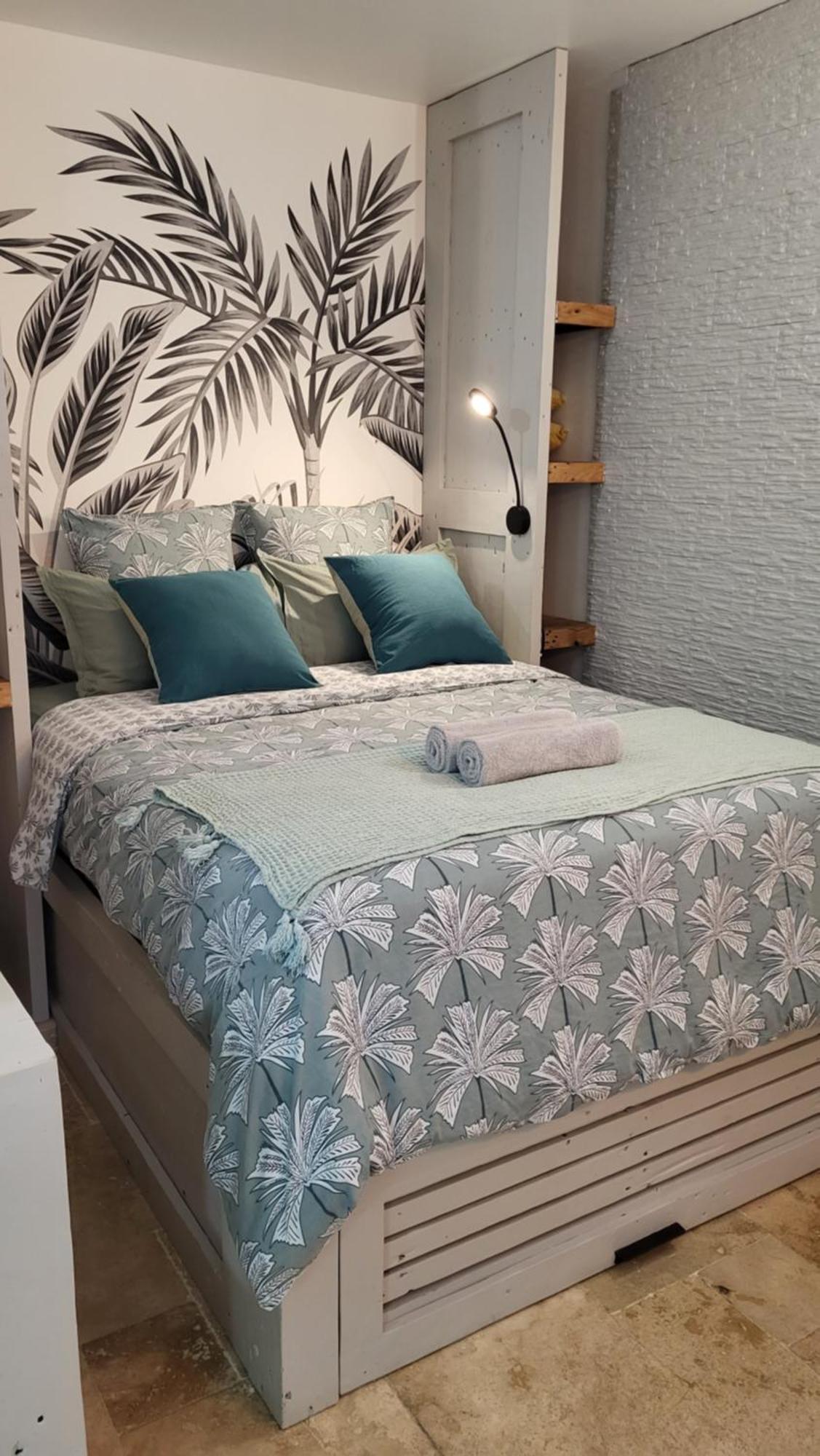 L'Instant Evasion, Studio Avec Terrasse, Piscine ! Saint-Gilles Les Bains Zewnętrze zdjęcie